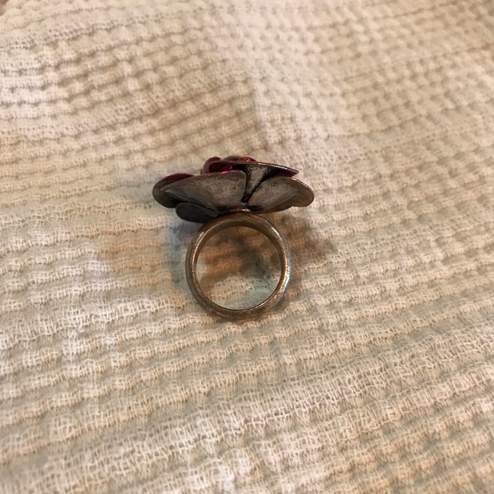Floral ring - Picture 2 of 2